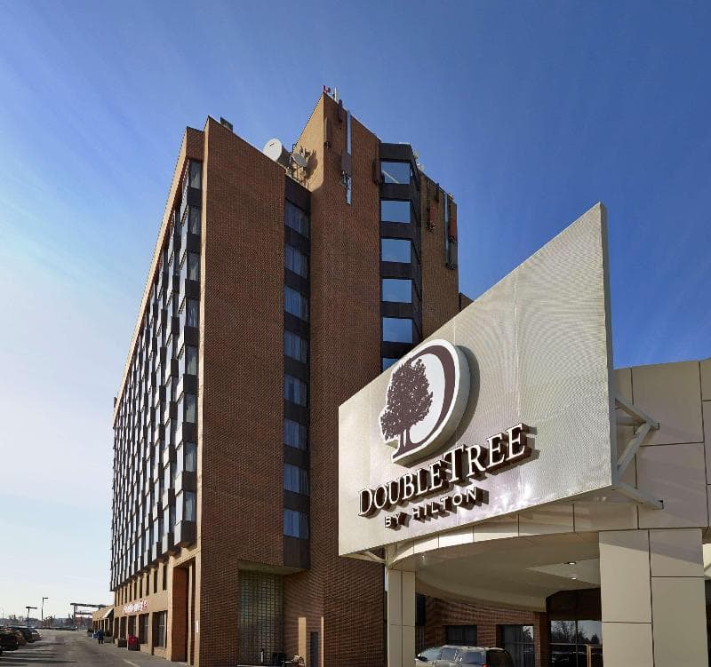 DoubleTree by Hilton Hotel West Edmonton photo 1