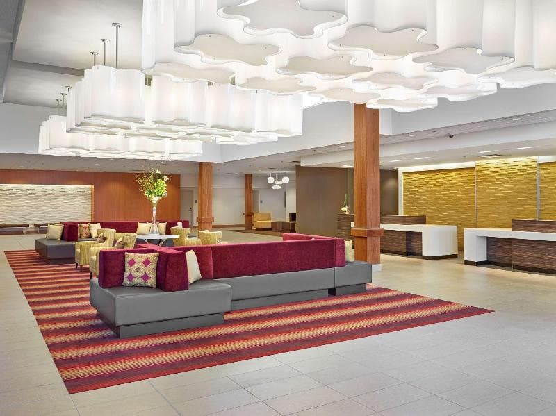DoubleTree by Hilton Hotel West Edmonton 3