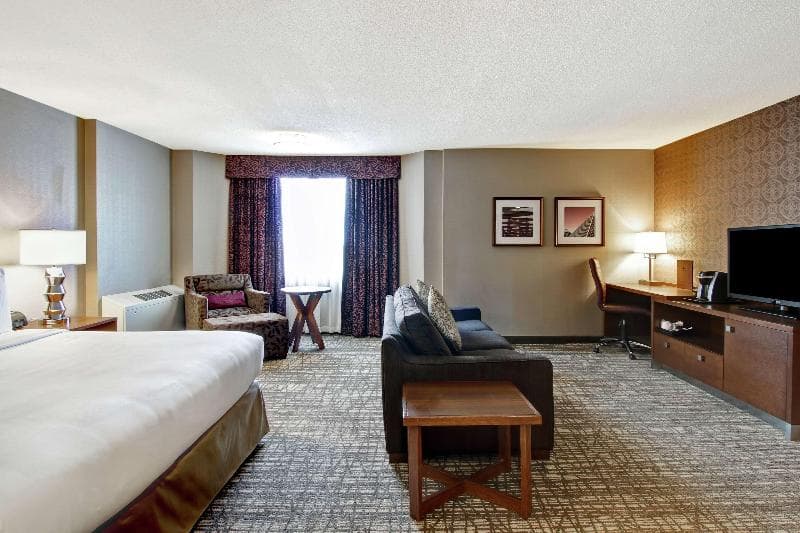 DoubleTree by Hilton Hotel West Edmonton 5