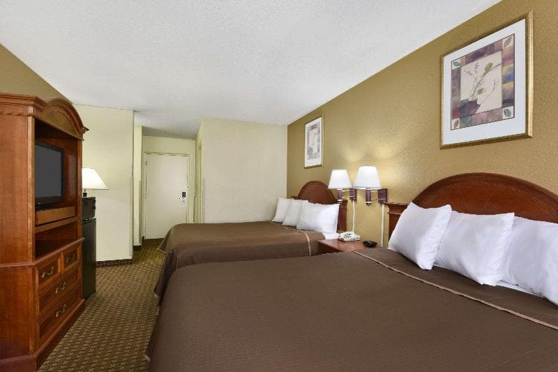 Howard Johnson By Wyndham Allentown/Dorney Hotel & Suites 2