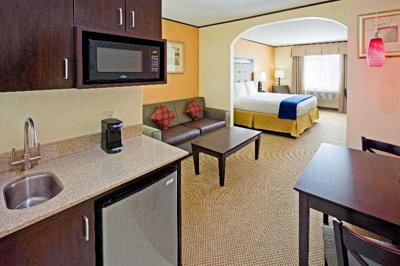 Holiday Inn Express & Suites Absecon-Atlantic City Area 5