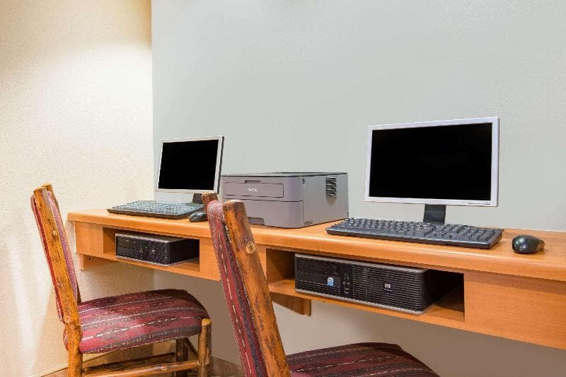 Hawthorn Suites By Wyndham Albuquerque 3