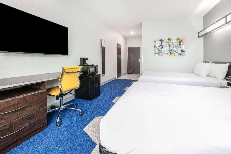 Microtel Inn & Suites by Wyndham Austin Airport photo 1