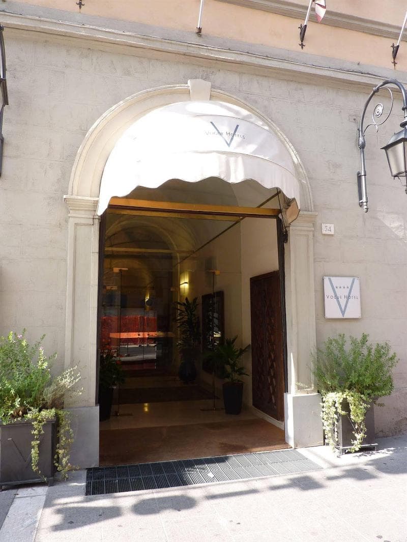 Vogue Arezzo 3