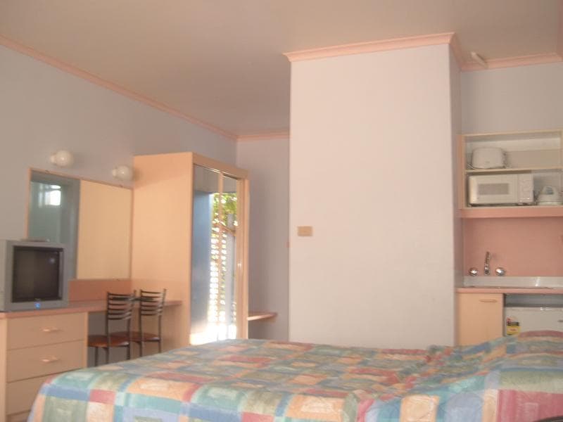 Golden Sands Motor Inn photo 1