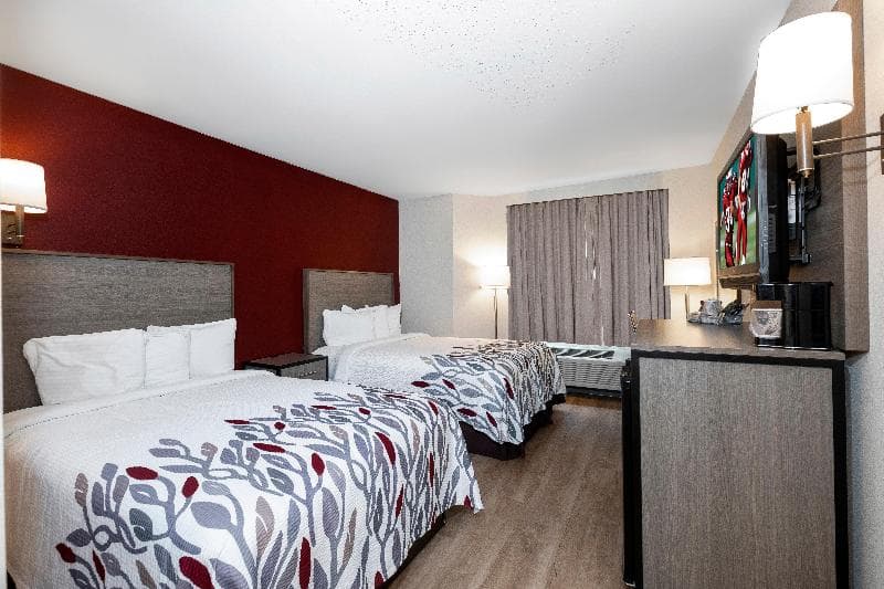 Red Roof Inn Clifton Park 3