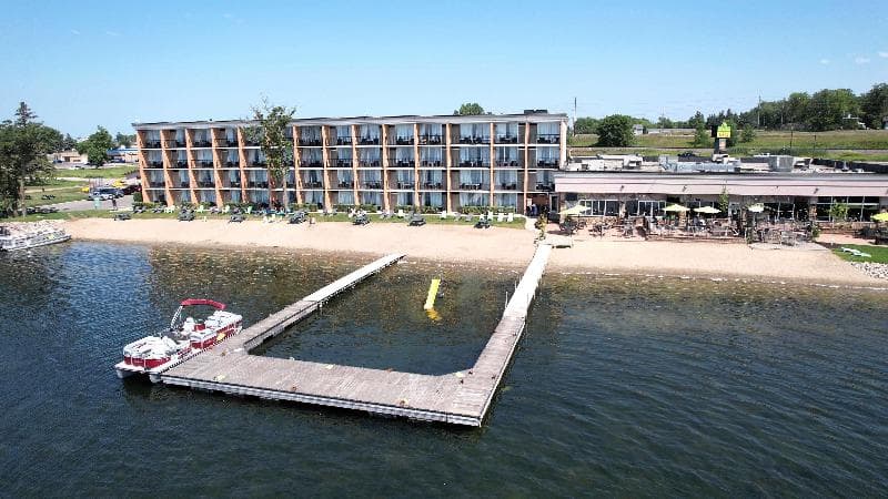 Holiday Inn Detroit Lakes (Lakeside) 2