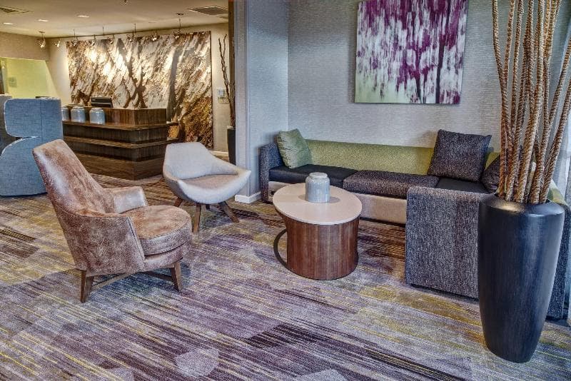 Courtyard By Marriott Alexandria 4