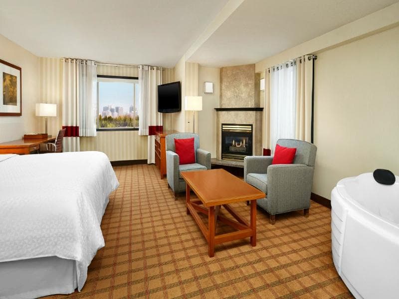Four Points By Sheraton Edmonton South 5