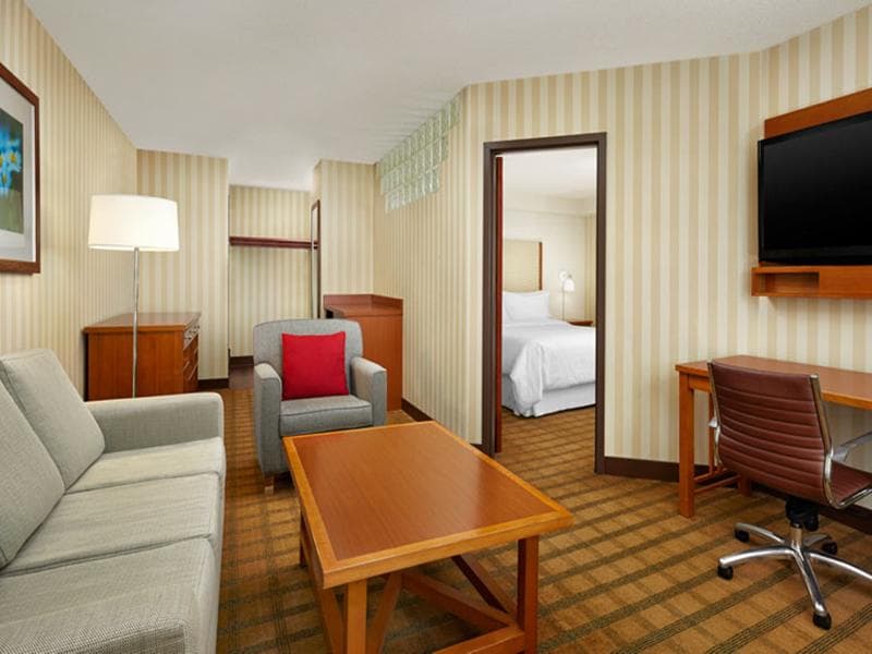 Four Points By Sheraton Edmonton South 4