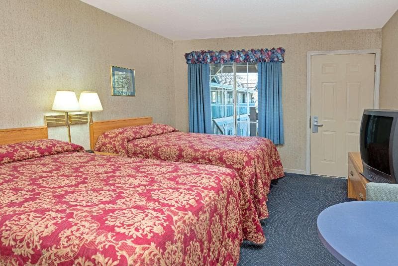 Super 8 By Wyndham Auburn photo 1