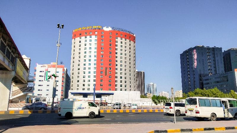 Hotel Crown Palace main