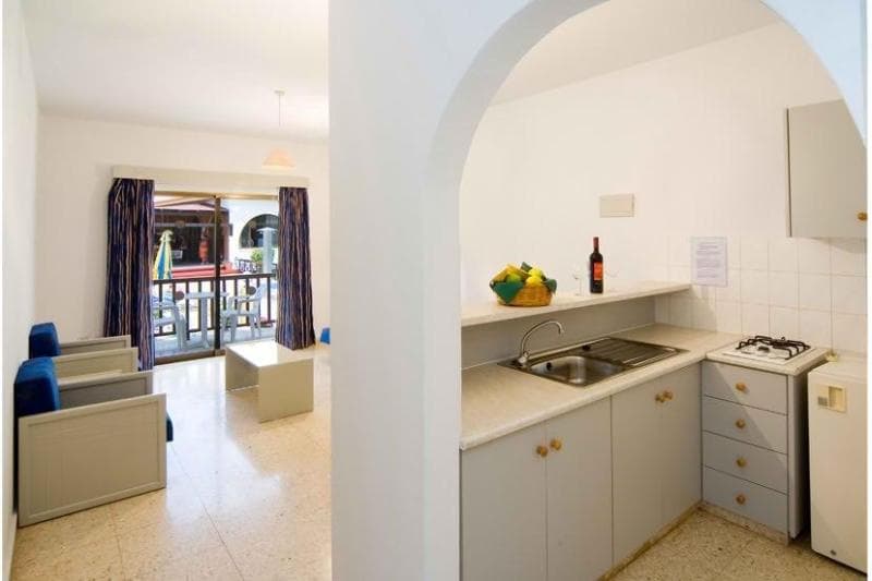Cosmelenia Hotel Apartments 2