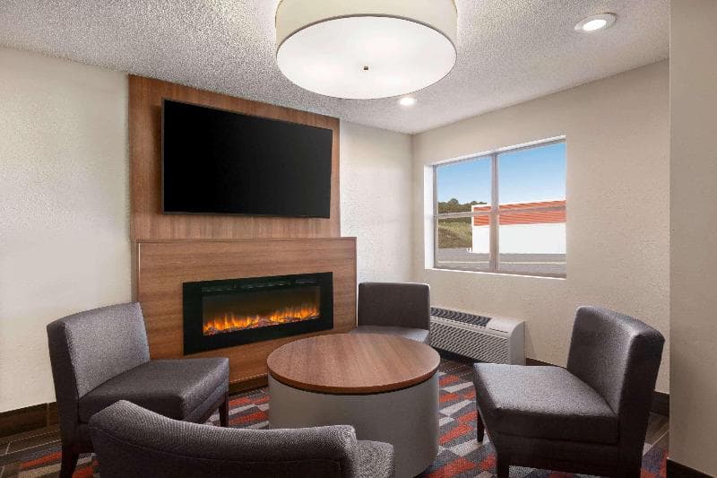 Microtel Inn & Suites by Wyndham Tifton 4