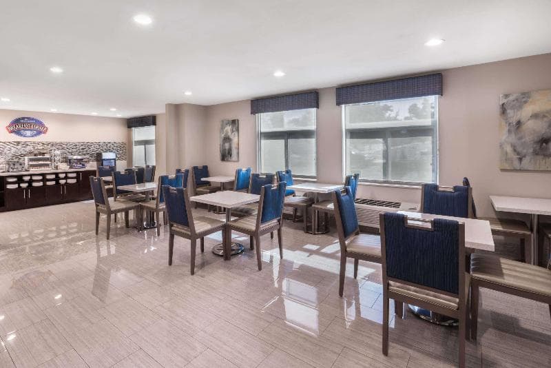 Baymont by Wyndham Albuquerque Airport 3