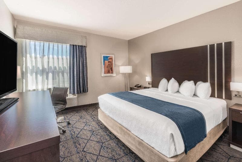 Baymont by Wyndham Albuquerque Airport 4