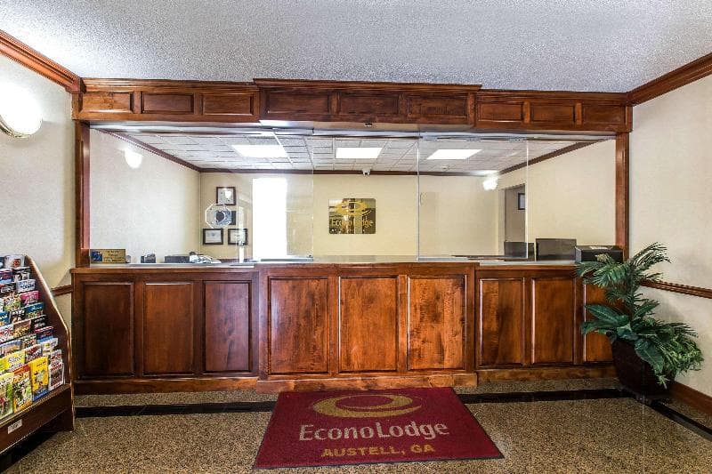 Econo Lodge At Six Flags 4