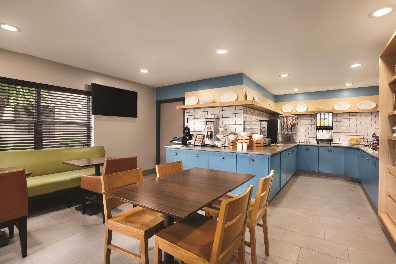 Country Inn & Suites By Radisson, Lawrenceville, Ga 3