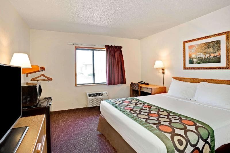 Super 8 by Wyndham Aberdeen East 3