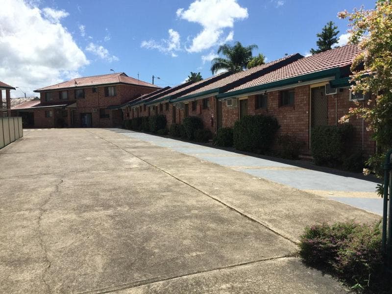 Crescent Motel (Adults Only) 5