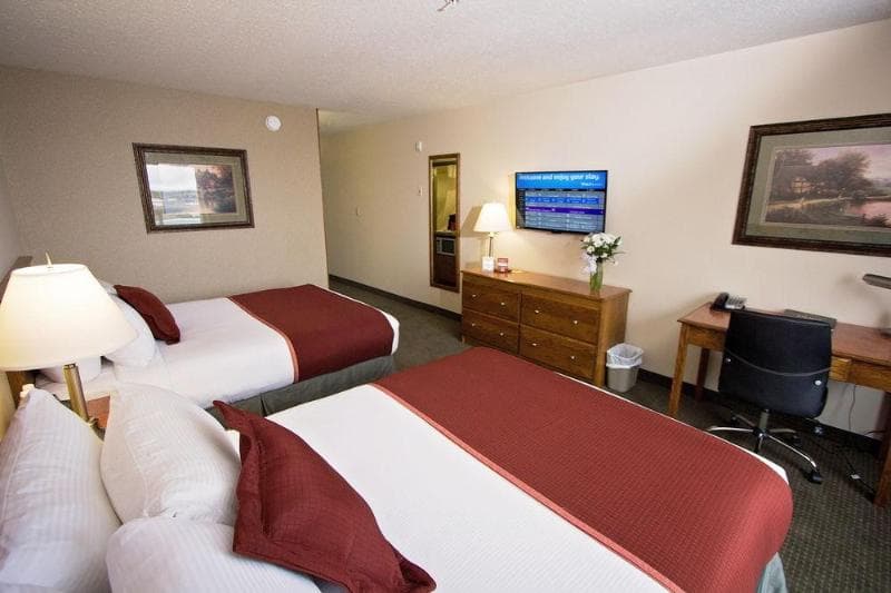 Service Plus Inns & Suites Drayton Valley photo 1