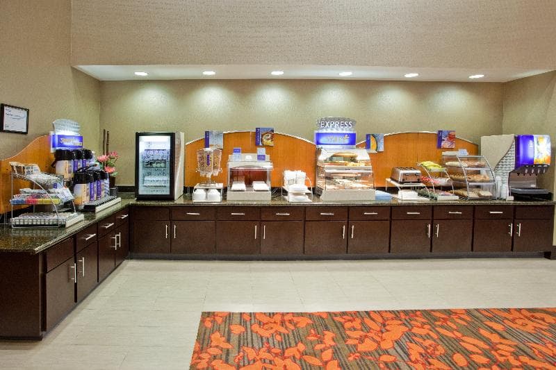 Holiday Inn Express Augusta North 2