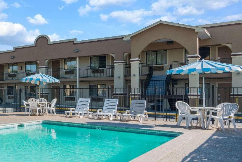 Days Inn By Wyndham San Marcos 4