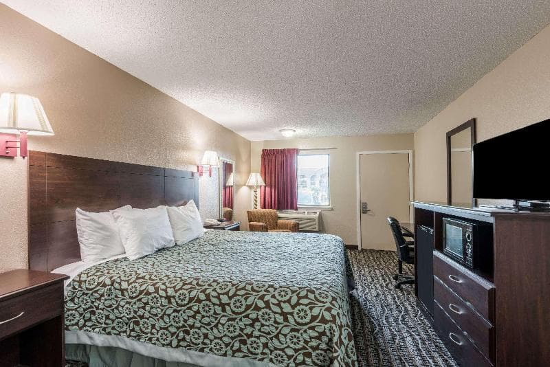 Days Inn By Wyndham San Marcos 2