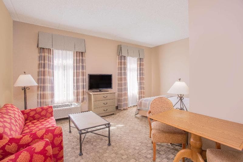 Hawthorn Suites by Wyndham Conyers photo 1
