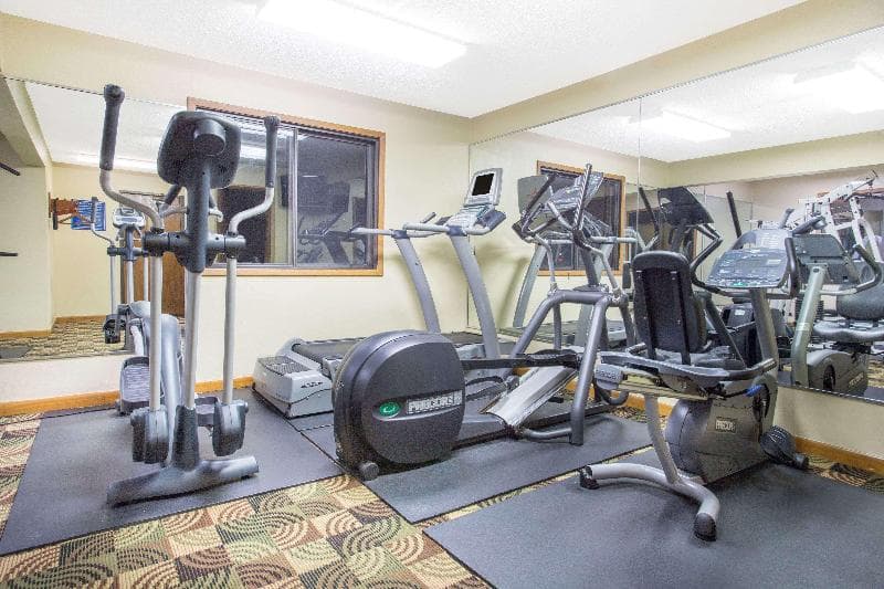 Days Inn & Suites By Wyndham Waterloo photo 1
