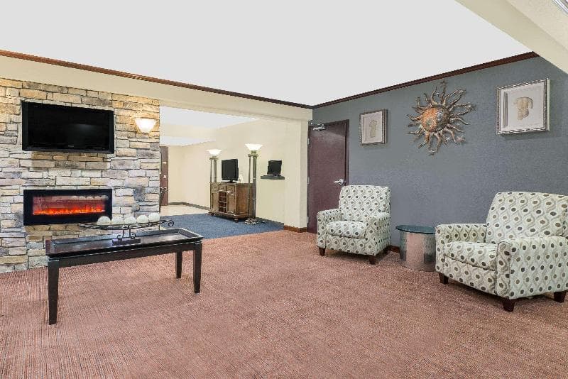 Travelodge by Wyndham Lima 4