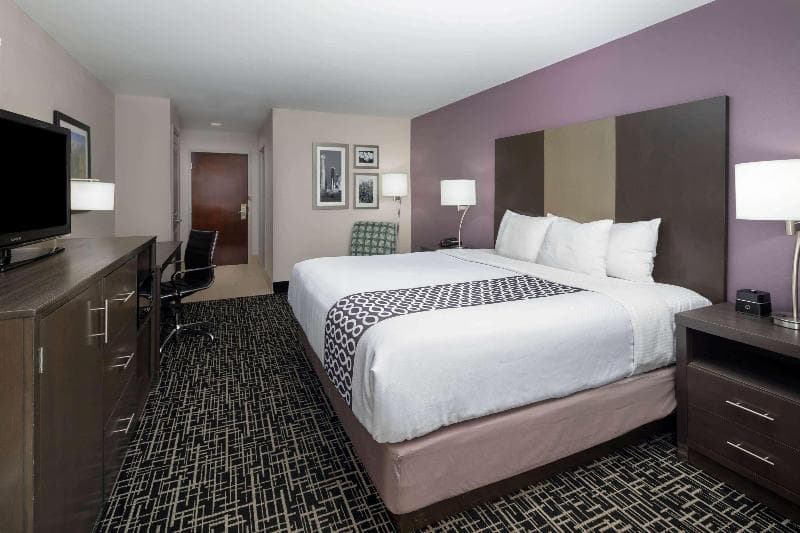 La Quinta Inn & Suites by Wyndham Snellville-Stone Mountain photo 1