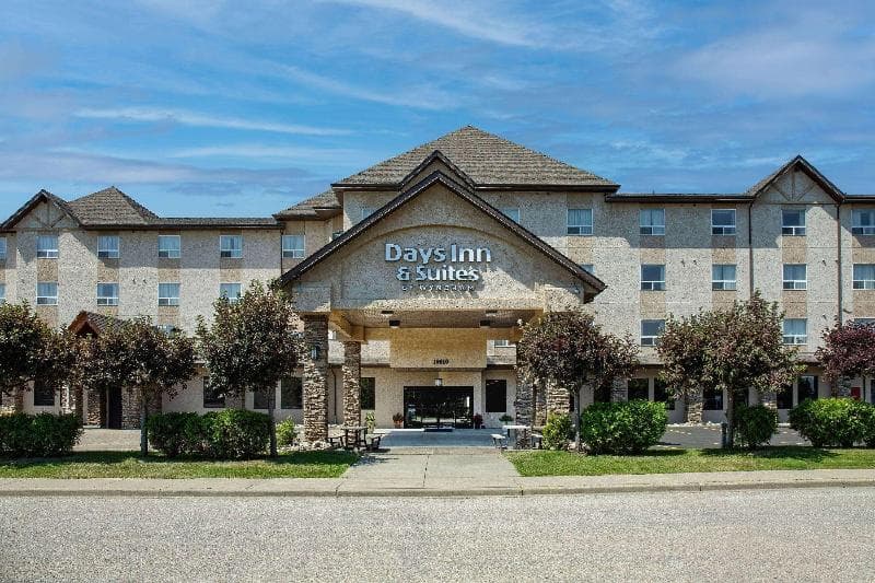Days Inn & Suites by Wyndham West Edmonton 5