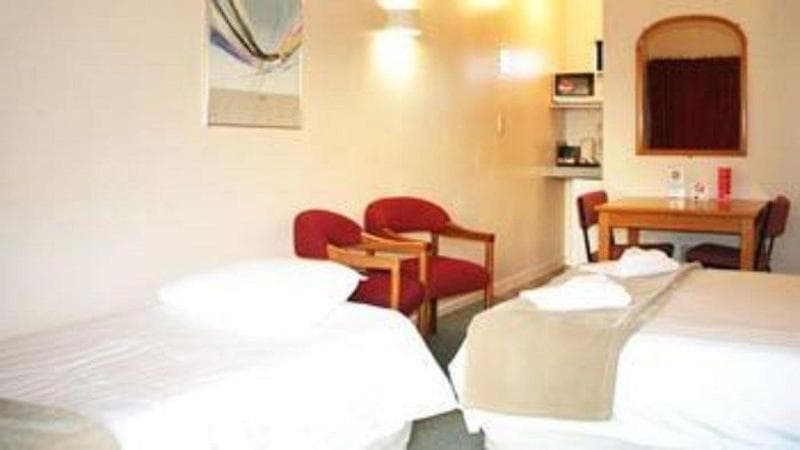 Rayland Epsom Motel 3