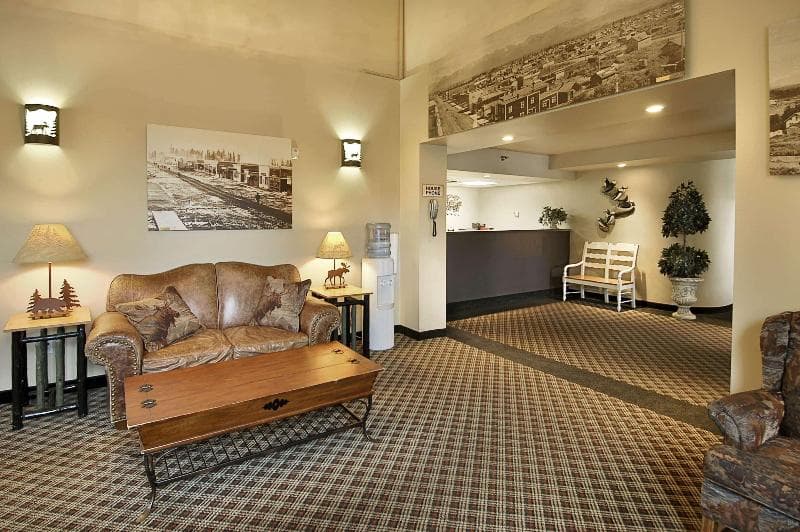 Ramada by Wyndham Anchorage Downtown 3