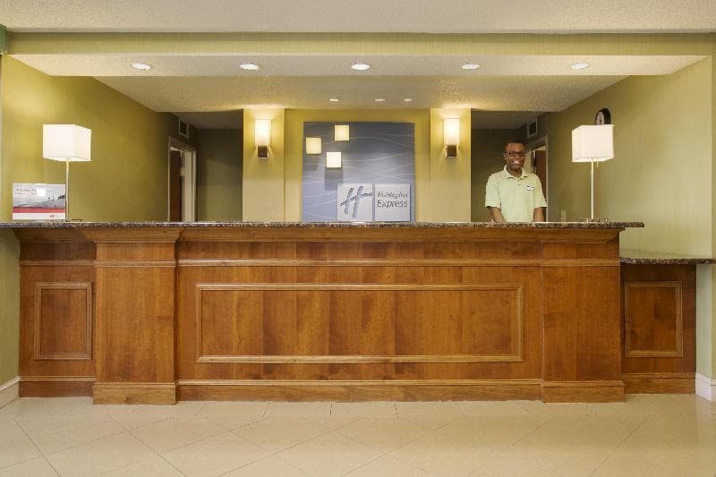 Holiday Inn Express & Suites Kalamazoo 5