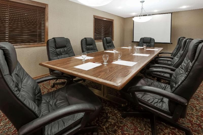 Stony Plain Inn & Suites photo 1
