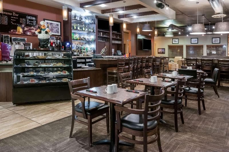 Stony Plain Inn & Suites 5