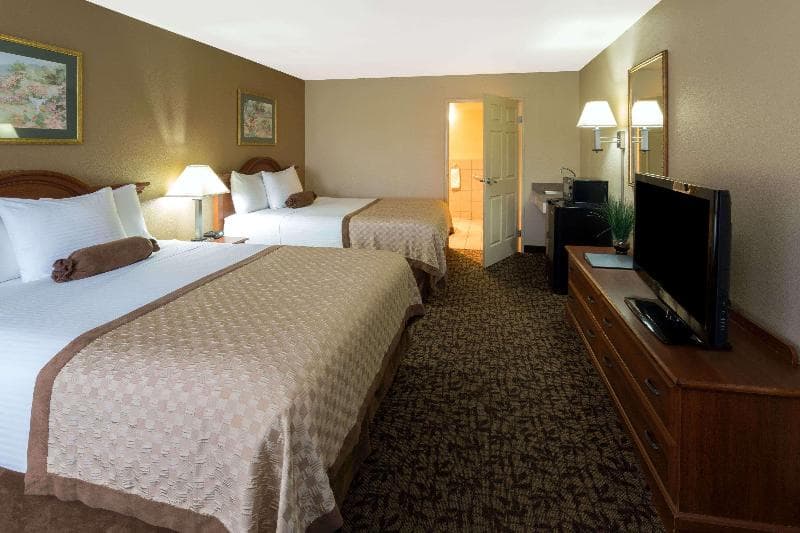 Hawthorn Suites by Wyndham Napa Valley 4