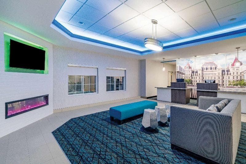 La Quinta Inn & Suites by Wyndham Latham Albany Airport 5