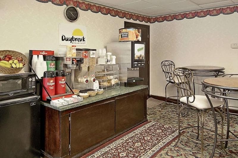 Rodeway Inn photo 1