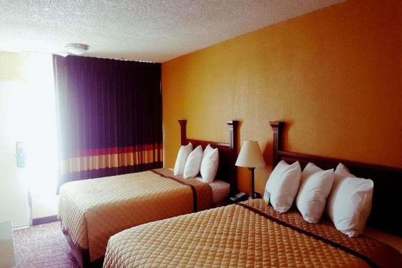 Rodeway Inn main