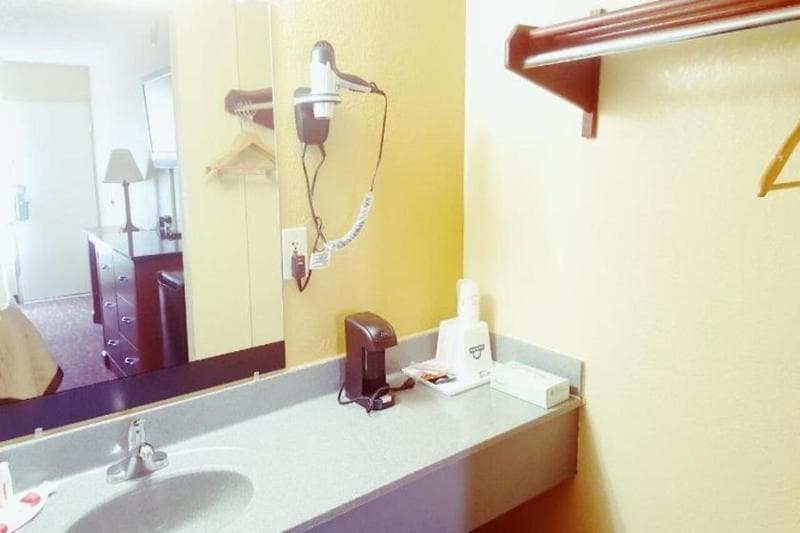 Rodeway Inn 3