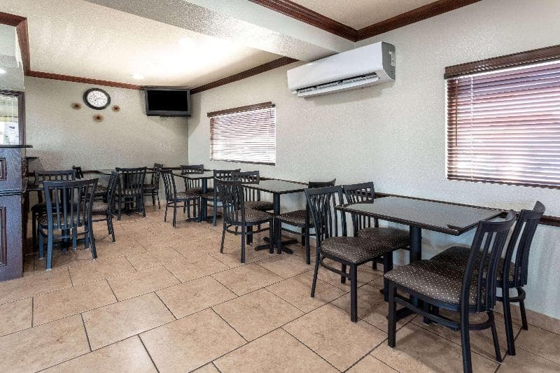 Super 8 By Wyndham Amarillo Central 4