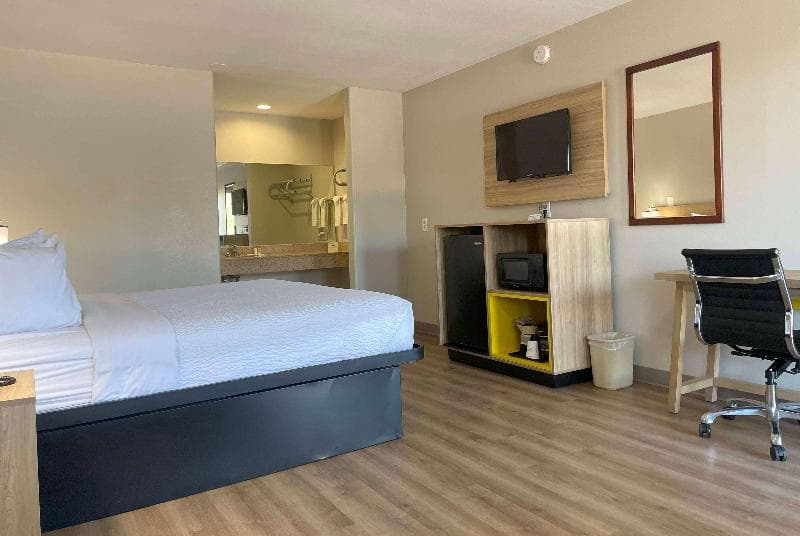 Days Inn By Wyndham Temple 4