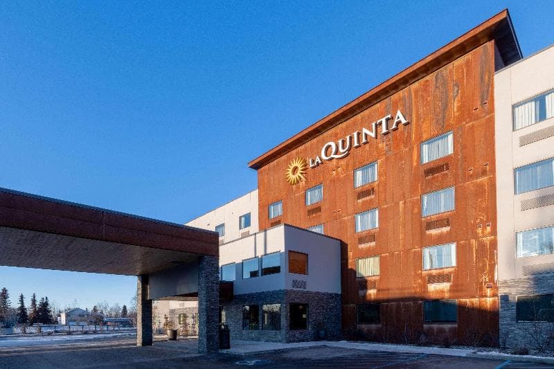 La Quinta Inn & Suites by Wyndham Anchorage Airport photo 1