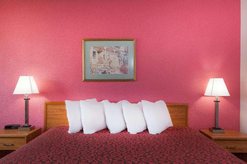 Days Inn By Wyndham Mason City 3