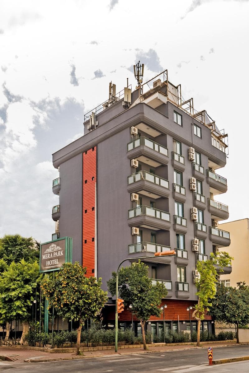Mera Park Hotel 1