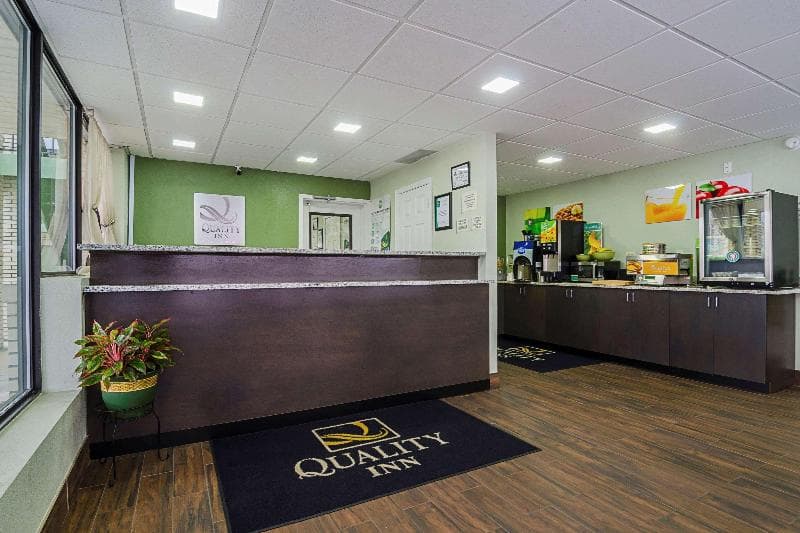 Quality Inn 4