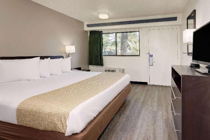 Travelodge by Wyndham College Park 2